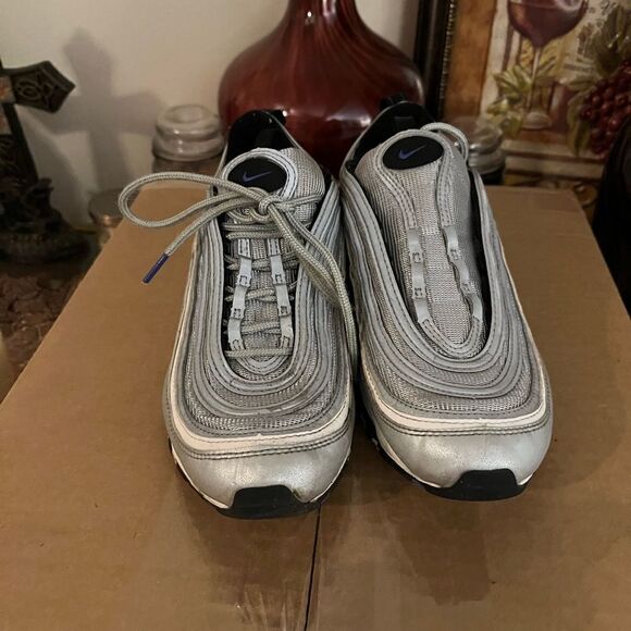 Nike air max size 7y or 8.5 women - Picture 2 of 4